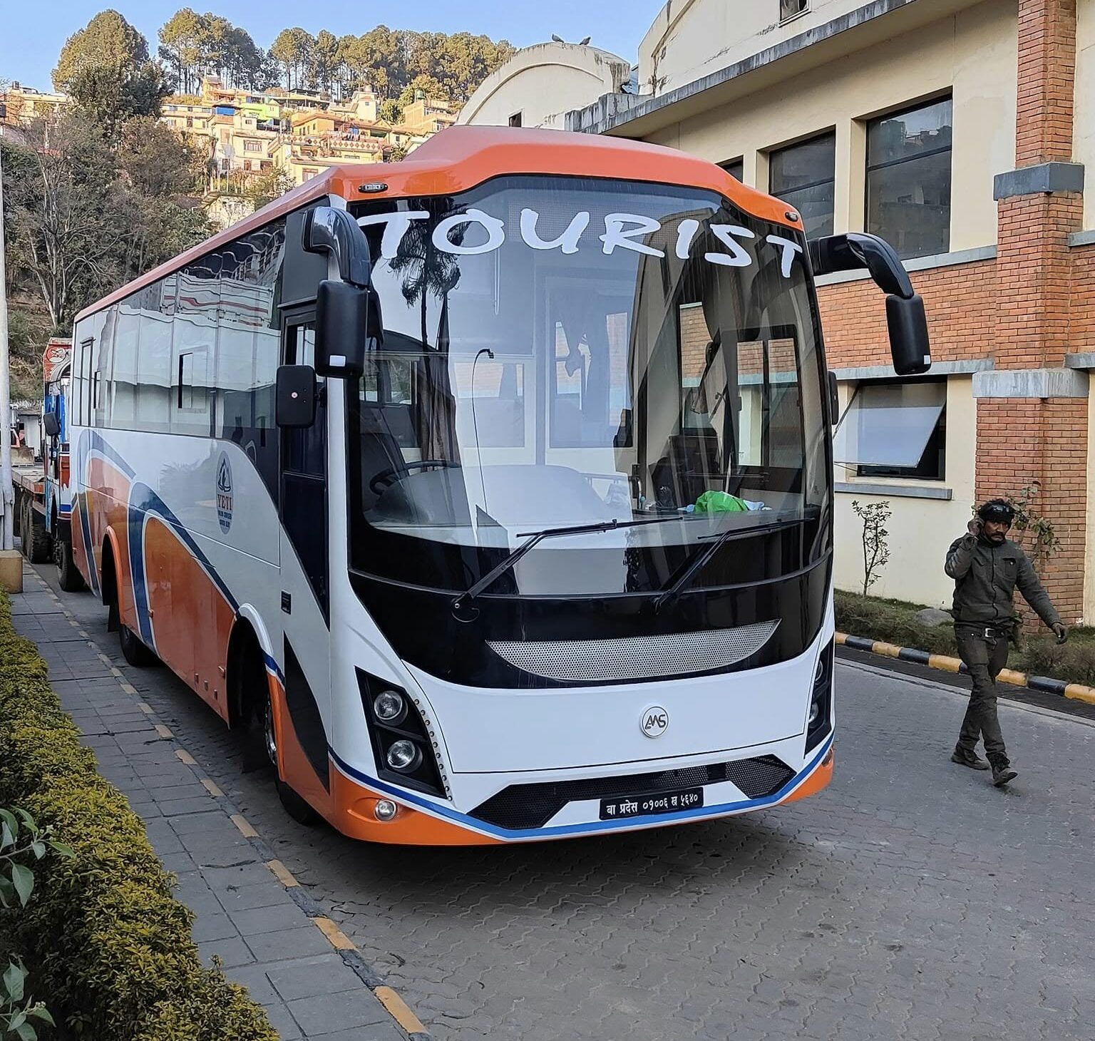 Kathmandu to pokhara bus